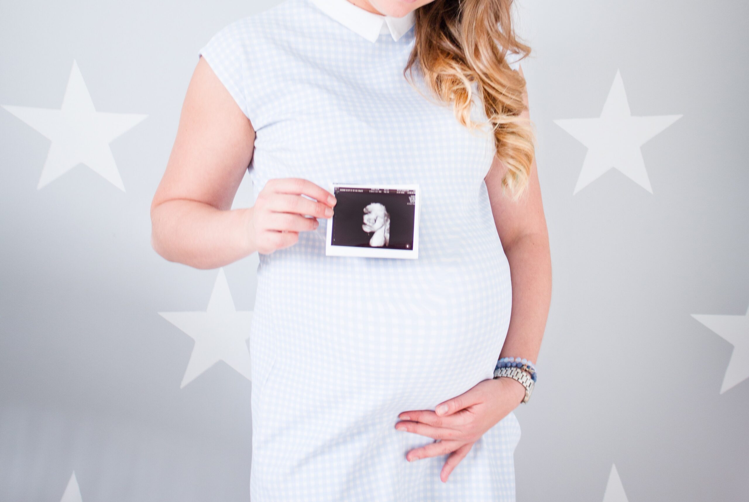 pregnant woman with ultrasound scan