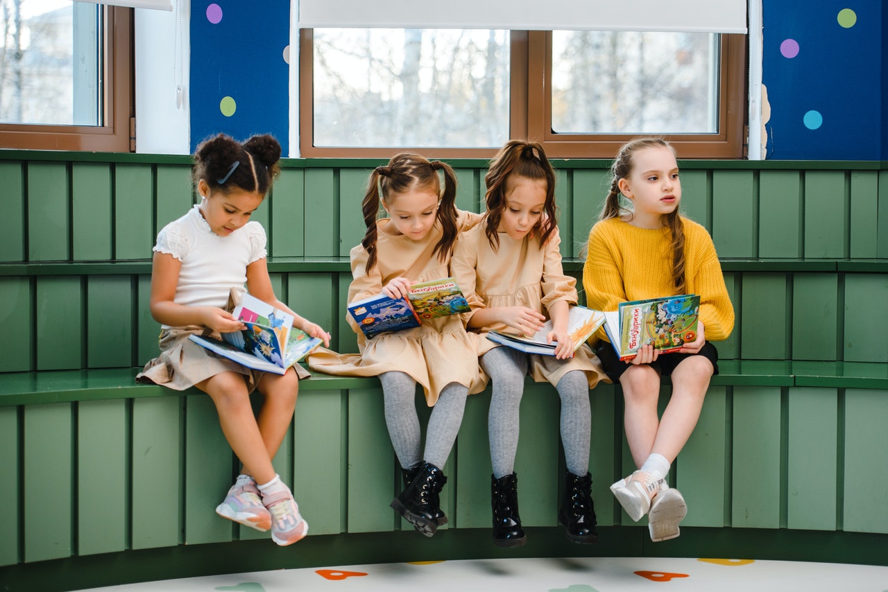 kids reading books