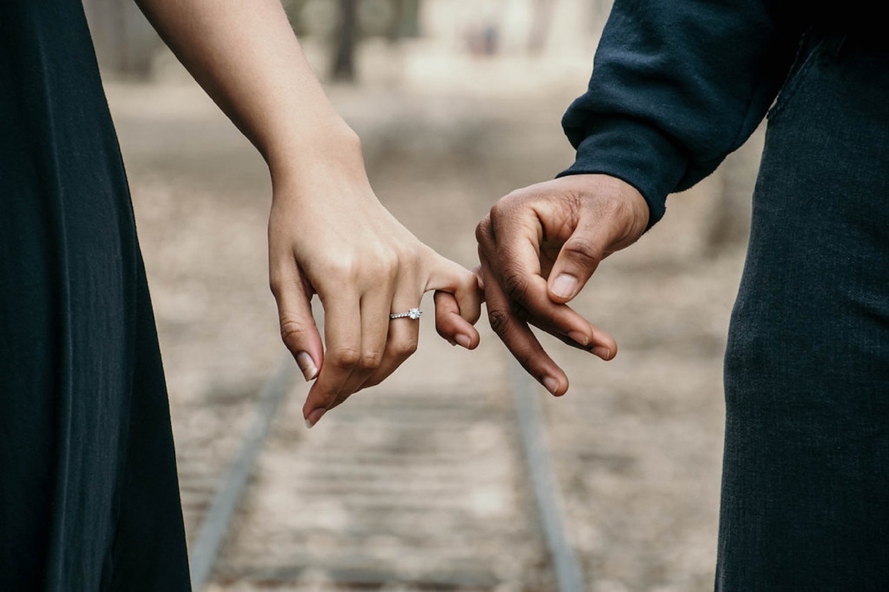 hands holding