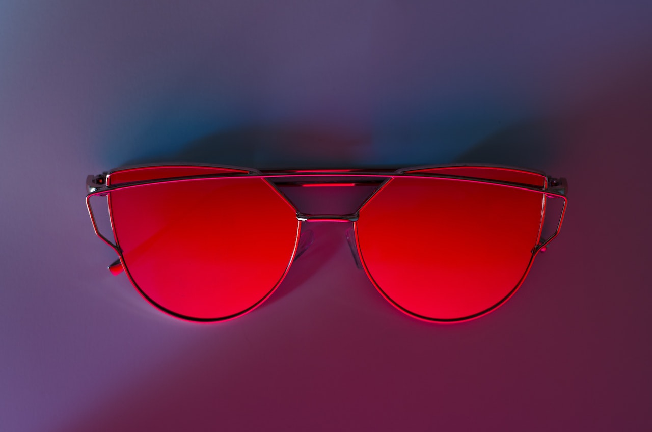 red sunglasses