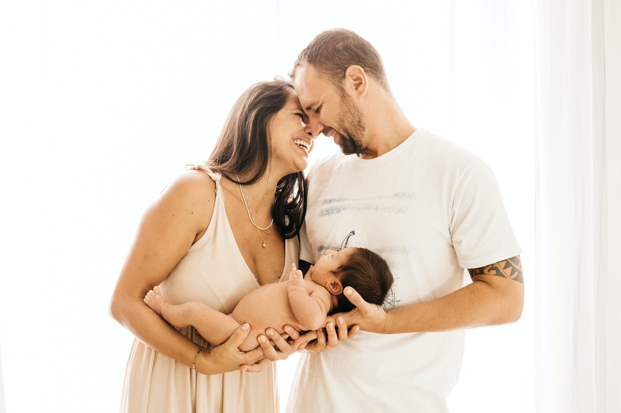 couple with baby 