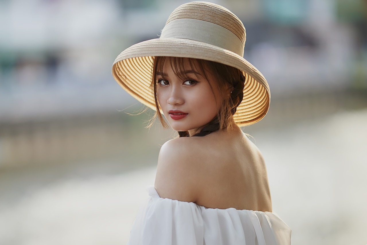 woman in hat